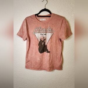 Blondie Graphic Tee in Pink